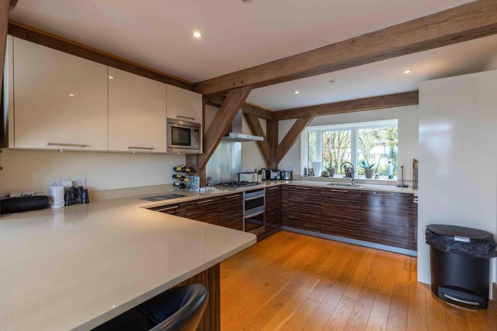 Otters Holt Villa Somerford Keynes Exterior photo