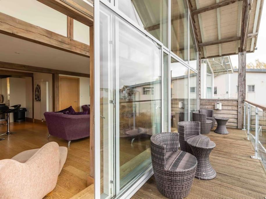 Otters Holt Villa Somerford Keynes Exterior photo