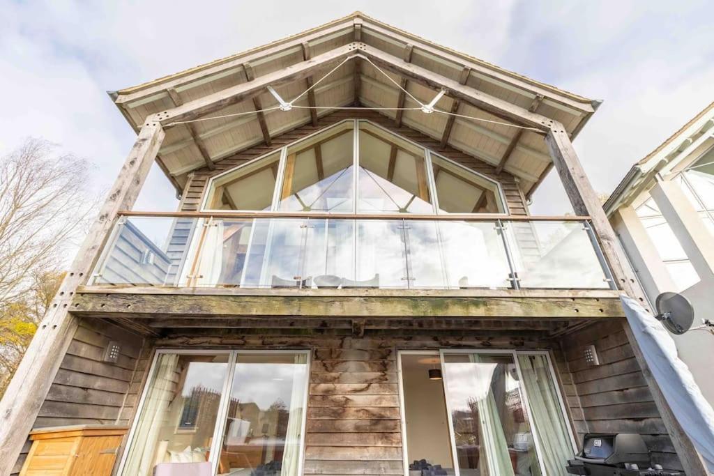 Otters Holt Villa Somerford Keynes Exterior photo